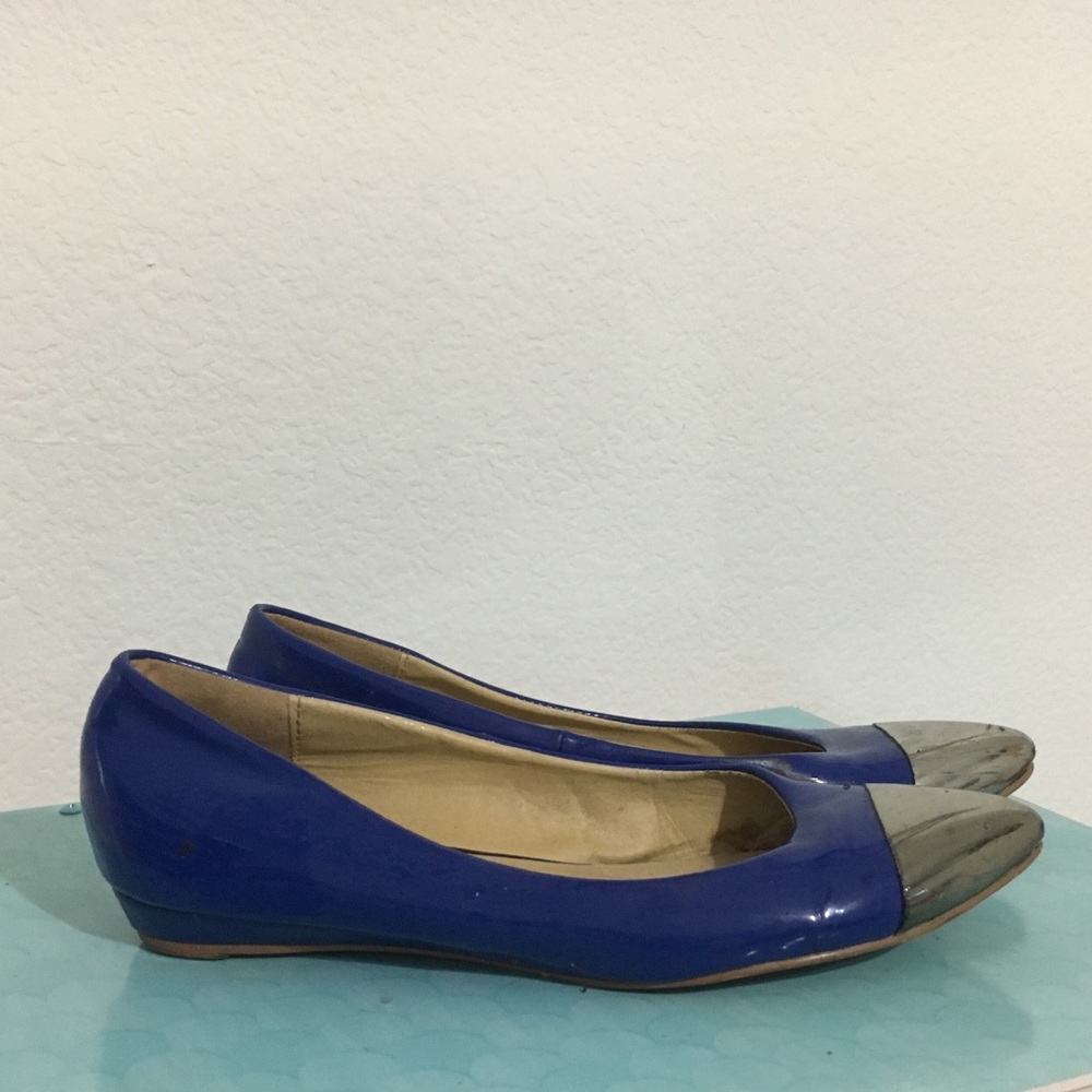 Silver- blue capped toe flats